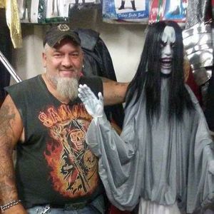 Meet your Posher, Carl